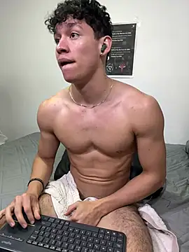 Luke_Muscle – Naživo XXX chat