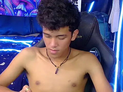hugekenbigcock Chat XXX live