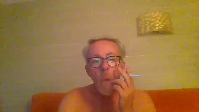 צ'אט XXX בשידור חי של tuggy59