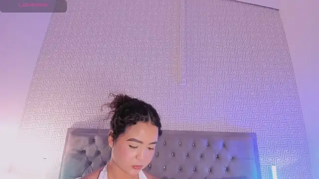 Evaa_Lunna_ Adlı Modelin Canlı XXX Sohbeti
