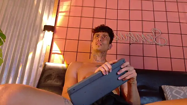 ostbot_ Live XXX-chat