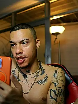 AlphaMasterXxx – Naživo XXX chat