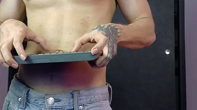 eren_jeager Adlı Modelin Canlı XXX Sohbeti