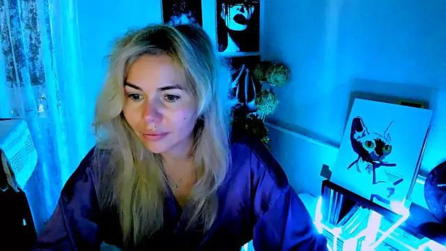 LoraBoyar's Live XXX Chat