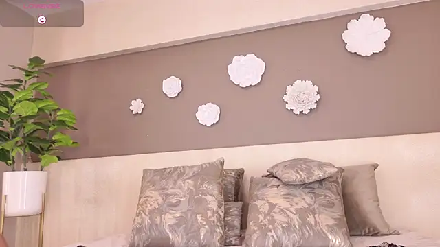 irisreid Adlı Modelin Canlı XXX Sohbeti