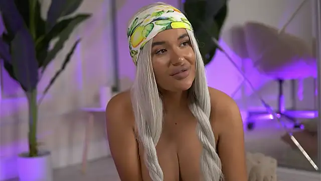 KylieVance's Live XXX Chat