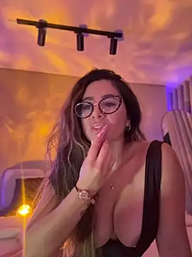 ArianaSmit_ Adlı Modelin Canlı XXX Sohbeti