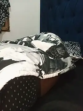 WaiterZim's Live XXX Chat