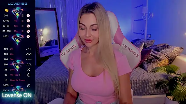 צ'אט XXX בשידור חי של AdeleRoberts