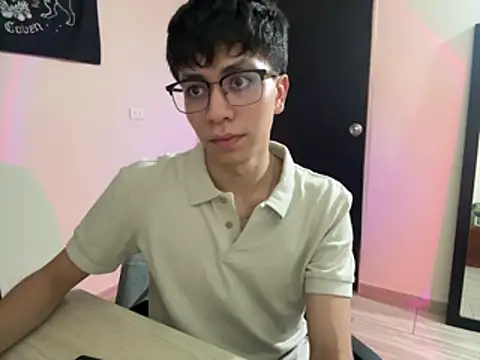 ThomasTorress Live XXX-Chat