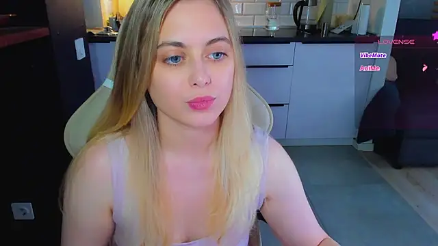 blonde_kellyy's Live XXX Chat