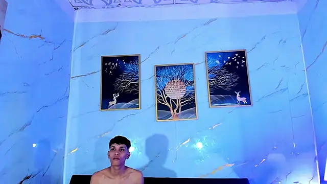 Show modela BOYS_IN_THE_EMPIRE na web-kameri