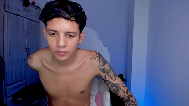 tylerrnova লাইভ XXX চ্যাট