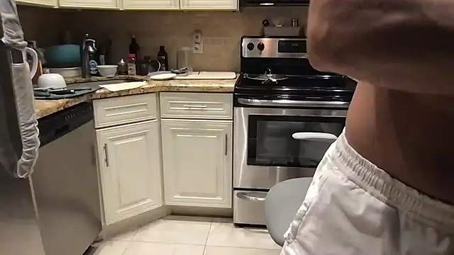 XXX chat uživo modela BigGuyMuscle