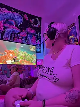 Cutiepiespanks' Live XXX Chat