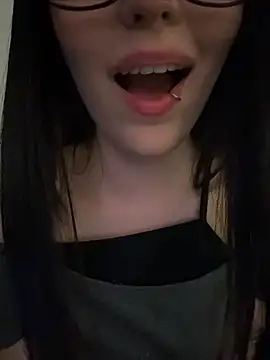 Hinata_3 Adlı Modelin Canlı XXX Sohbeti