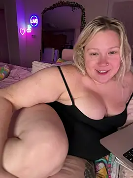 PiggyRose Live XXX-chat