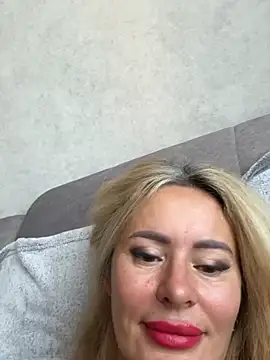 Tania201243 Live XXX-Chat
