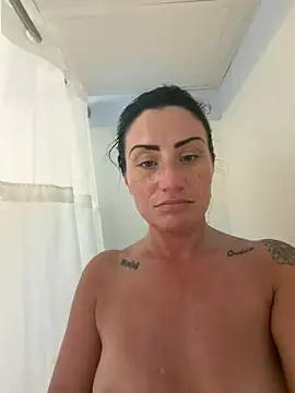 ValayaNoire's Live XXX Chat
