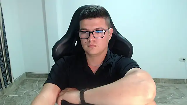 Chat XXX ao vivo de Plug_Control