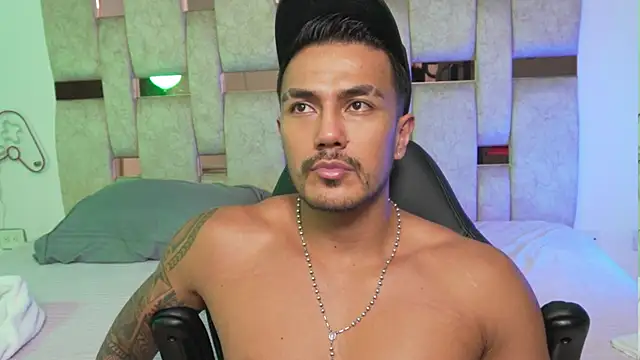 aaron_bolt Live XXX-Chat