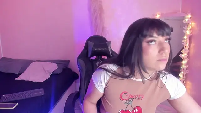 Chat +18 de Emily_Roussee ao vivo