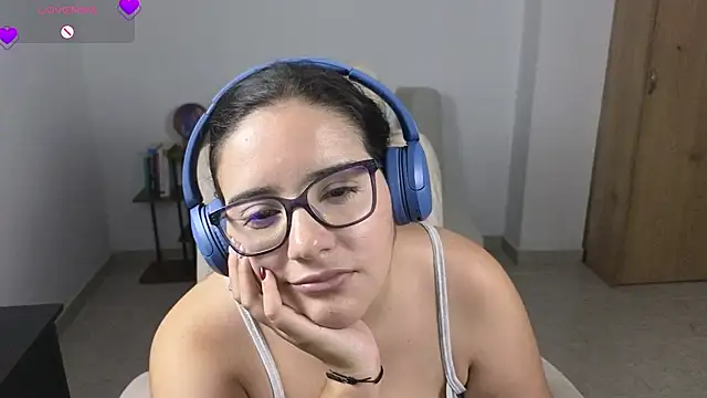 XXX chat uživo modela blue__moon_