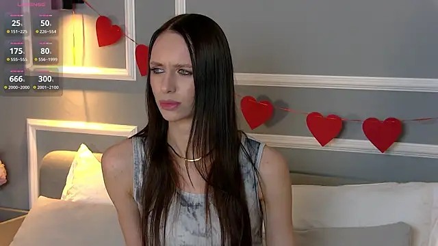TaraHarris Chat XXX in diretta