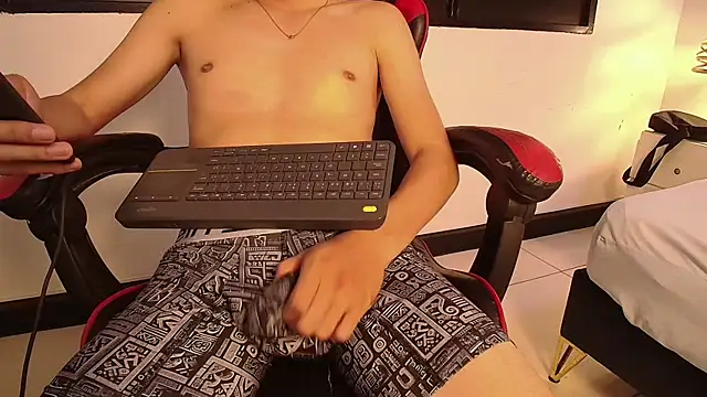 LeoDrake_ XXX чат на живо