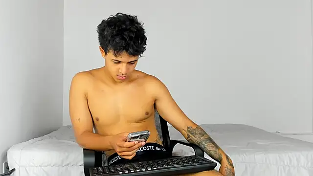 Show modela _Alex_Colton na web-kameri