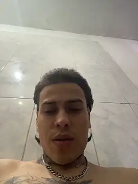 XXX chat uživo modela Luciferxz21