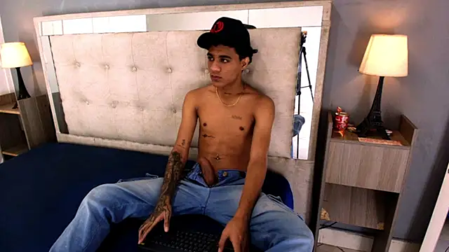 _Thiago12 Chat XXX live