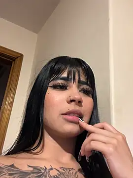 -Brittanny XXX чат на живо