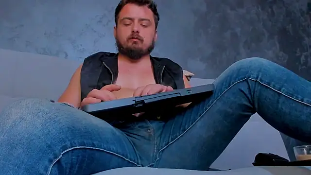 Chat XXX Live CLOUDYMARK