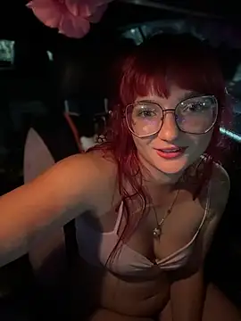 urpuppymoon's Live XXX Chat