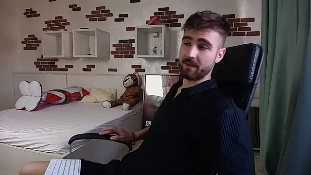 KyloEast Chat XXX in diretta