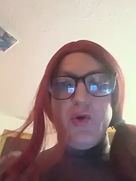 Show Webcam de sissytrapdolly24
