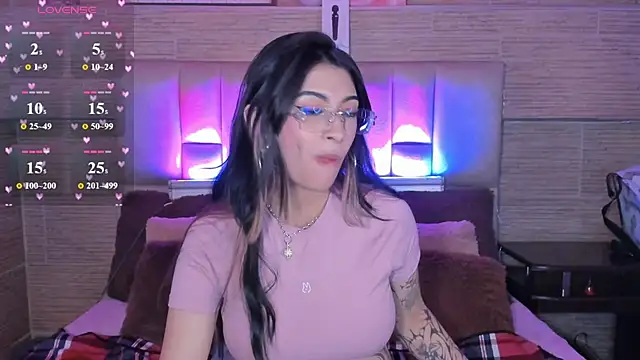 Chat XXX en directo de mia_devine_