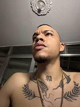 AlphaMasterXxx Chat XXX live