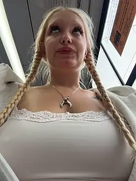 XXX chat uživo modela Elfi_InPublic