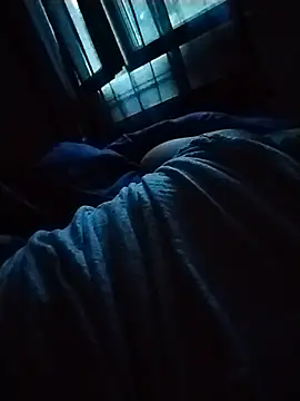 Chat +18 de Juliemstoma ao vivo