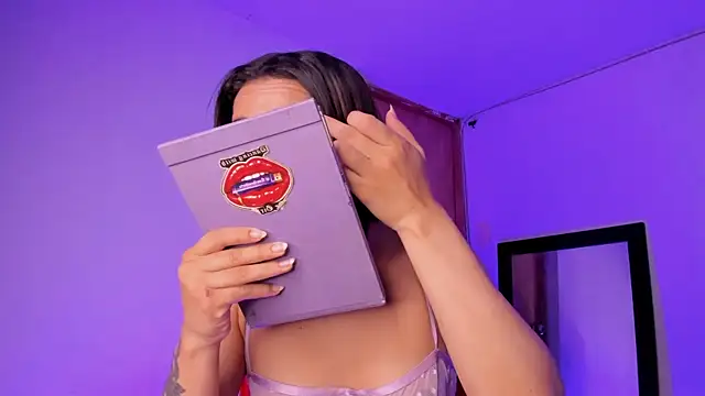 Czat XXX na żywo – EllieCarter_