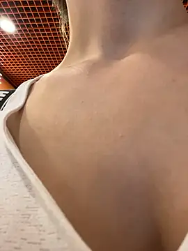 LeiaMood XXX чат на живо