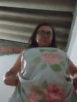 Czat XXX na żywo – Hannywhiter_14