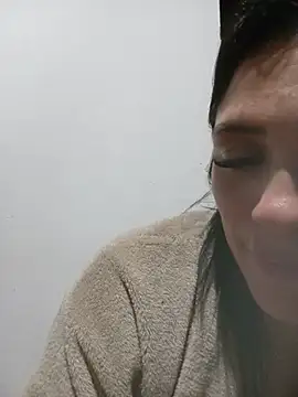 Milabri's Live XXX Chat