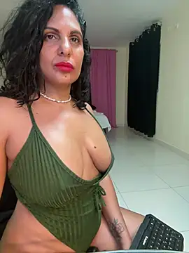 Czat XXX na żywo – Latina-miss