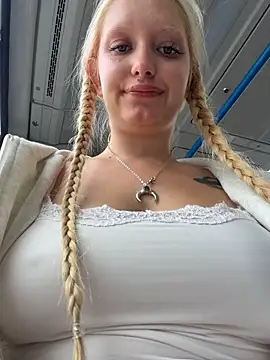Elfi_InPublic: απευθείας συνομιλία ΧΧΧ