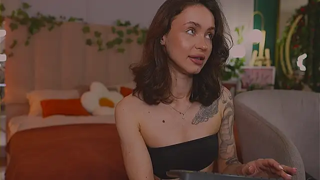 Meow_Nancy Adlı Modelin Canlı XXX Sohbeti