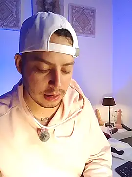 _Jonah1_ XXX чат на живо