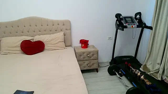 Annyfit4you Adlı Modelin Canlı XXX Sohbeti